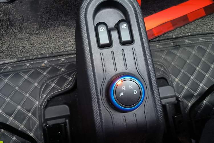 Used Wuling Hongguang MINIEV 2020 Enjoyment Model Lithium Iron Phosphate Gear Lever