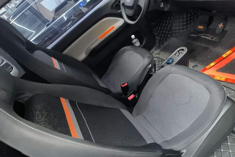 Used Wuling Hongguang MINIEV 2020 Enjoyment Model Lithium Iron Phosphate Right Front Seat