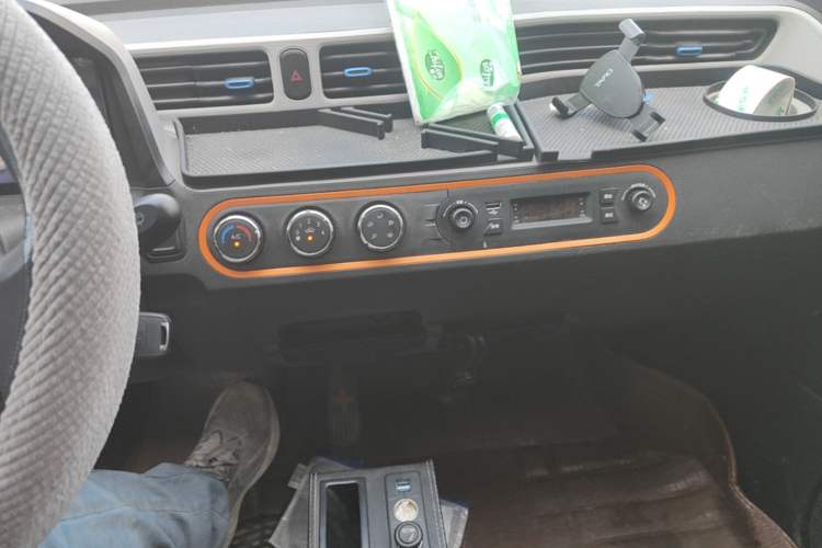 Used Wuling Hongguang MINIEV 2020 Enjoy Edition Lithium-Ion Battery Audio And AC Panel