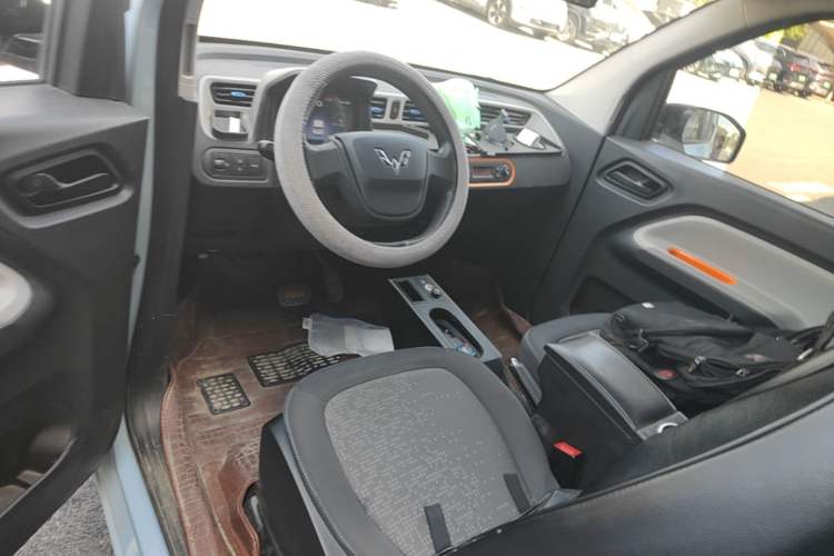 Used Wuling Hongguang MINIEV 2020 Enjoy Edition Lithium-Ion Battery Center Console