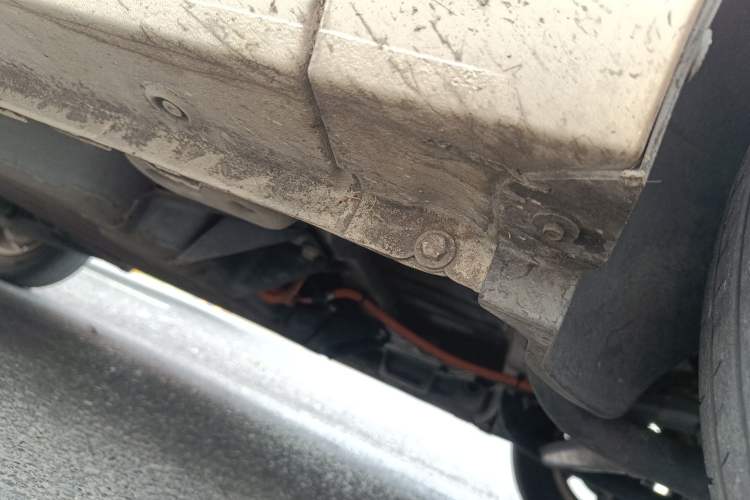 Used Wuling Hongguang MINIEV 2020 Zizai Version Lithium-NMC Chassis Front Right