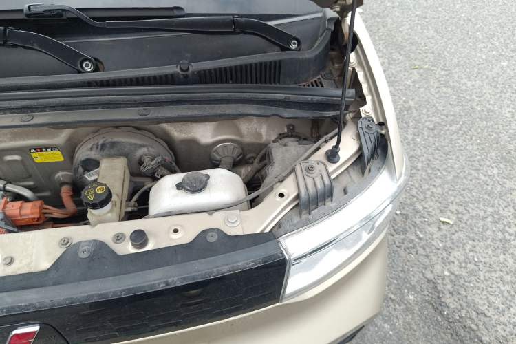 Used Wuling Hongguang MINIEV 2020 Zizai Version Lithium-NMC Engine Bay Left