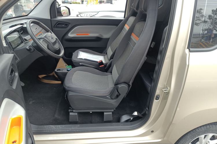 Used Wuling Hongguang MINIEV 2020 Zizai Version Lithium-NMC Left Front Seat