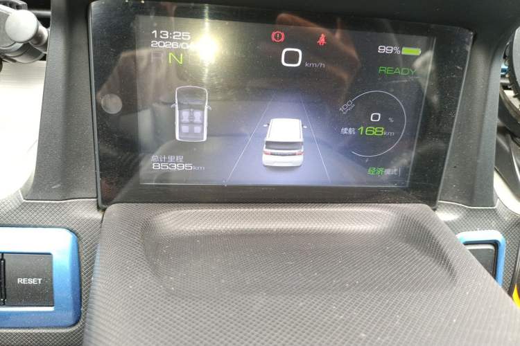 Used Wuling Hongguang MINIEV 2020 Enjoyment Model Lithium Iron Phosphate Odometer Close Up