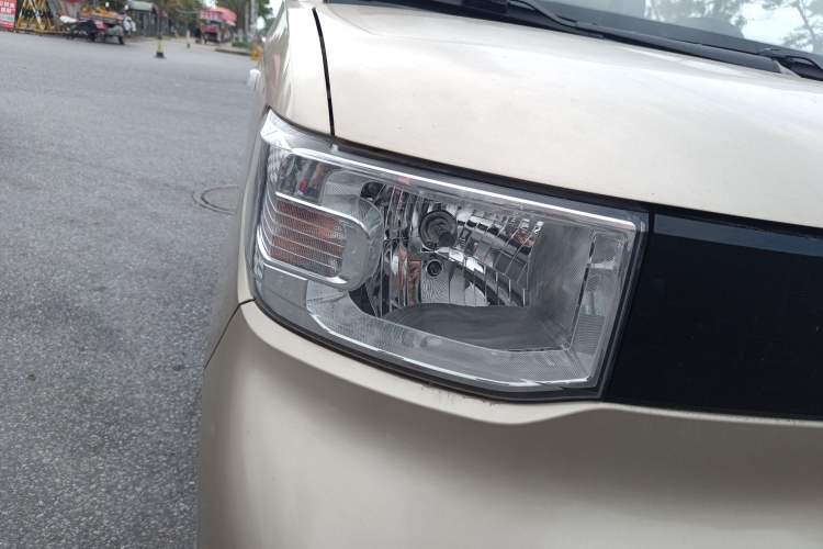 Used Wuling Hongguang MINIEV 2020 Zizai Version Lithium-NMC Right Front Headlight