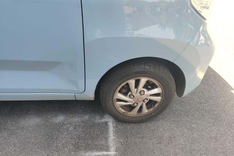 Used Wuling Hongguang MINIEV 2020 Enjoy Edition Lithium-Ion Battery Right Front Wheel Hub
