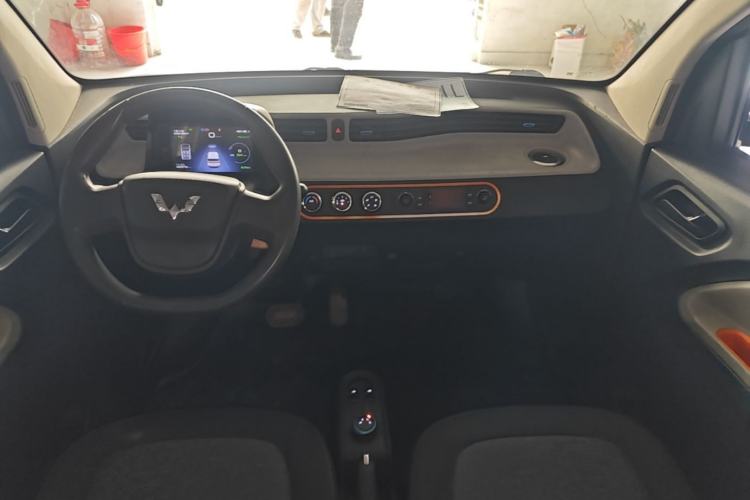 Used Wuling Hongguang MINIEV 2020 Freedom Version Lithium Iron Phosphate Center Console