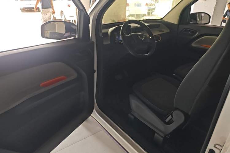 Used Wuling Hongguang MINIEV 2020 Freedom Version Lithium Iron Phosphate Driver Seat