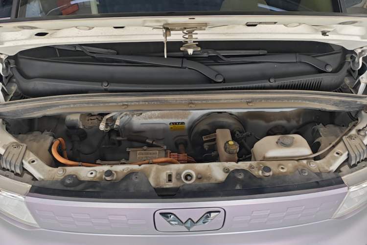 Used Wuling Hongguang MINIEV 2020 Freedom Version Lithium Iron Phosphate Engine Bay