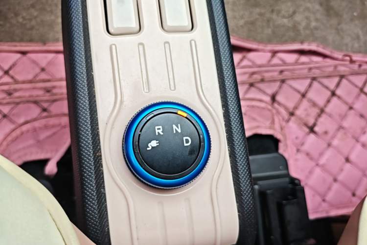 Used Wuling Hongguang MINIEV 2020 Zizai Version Lithium-NMC Gear Lever