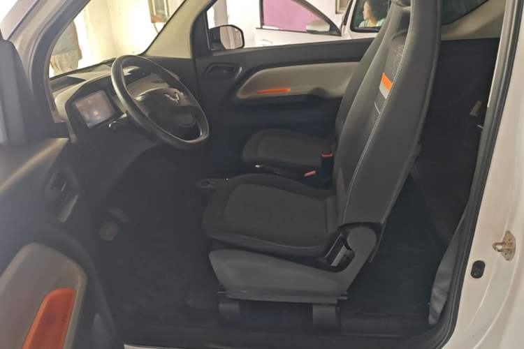 Used Wuling Hongguang MINIEV 2020 Freedom Version Lithium Iron Phosphate Left Front Seat