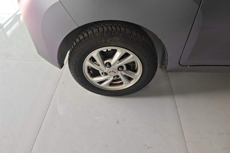 Used Wuling Hongguang MINIEV 2020 Freedom Version Lithium Iron Phosphate Left Front Wheel Hub
