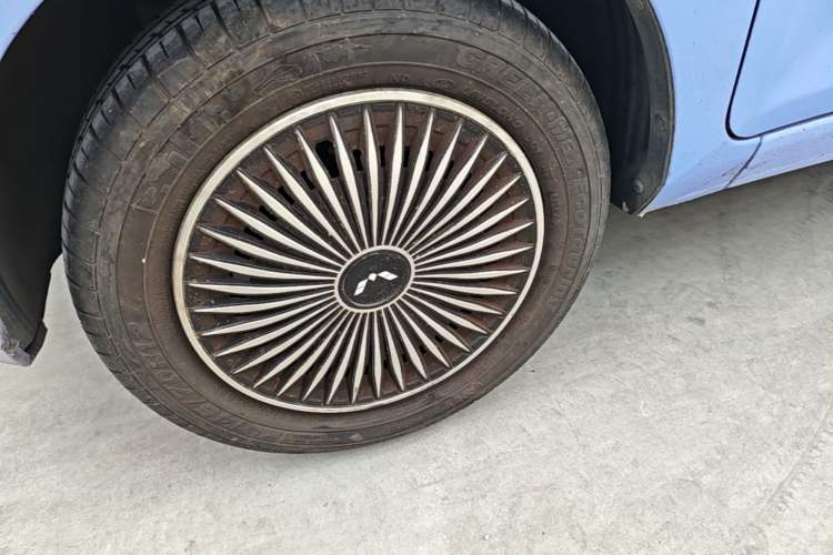 Used Wuling Hongguang MINIEV 2020 Zizai Version Lithium-NMC Left Front Wheel Hub
