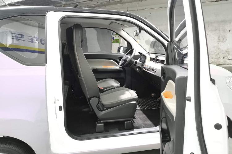 Used Wuling Hongguang MINIEV 2020 Freedom Version Lithium Iron Phosphate Right Front Seat