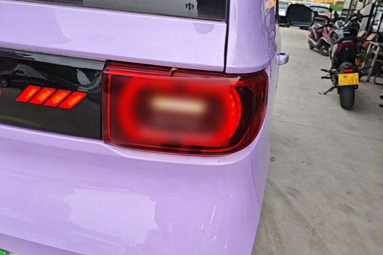 Used Wuling Hongguang MINIEV 2020 Zizai Version Lithium-NMC Right Rear Taillight