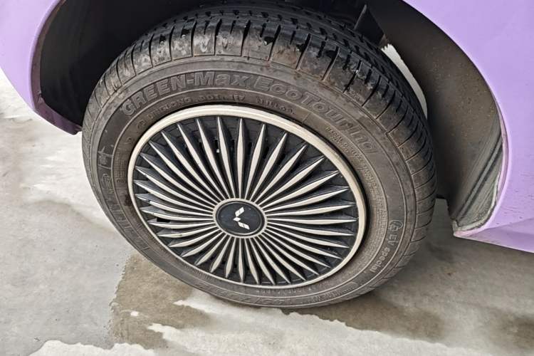 Used Wuling Hongguang MINIEV 2020 Zizai Version Lithium-NMC Right Rear Wheel Hub