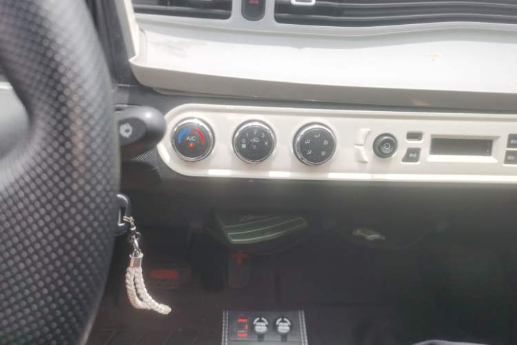 Used Wuling Hongguang MINIEV 2020 Enjoyment Model Lithium Iron Phosphate Audio And AC Panel