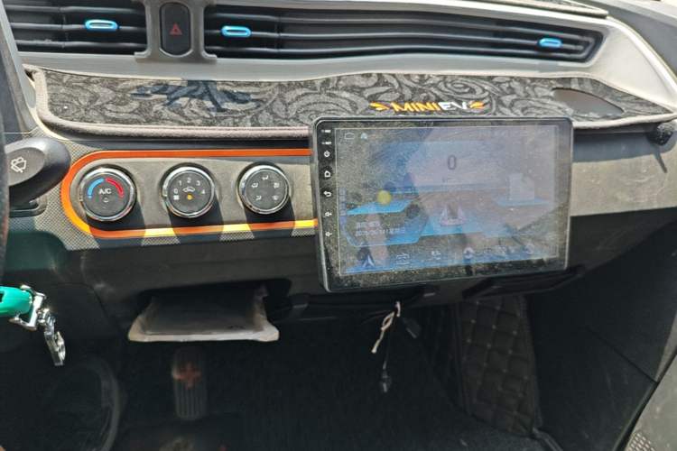 Used Wuling Hongguang MINIEV 2020 Zizai Version Lithium-NMC Audio And AC Panel