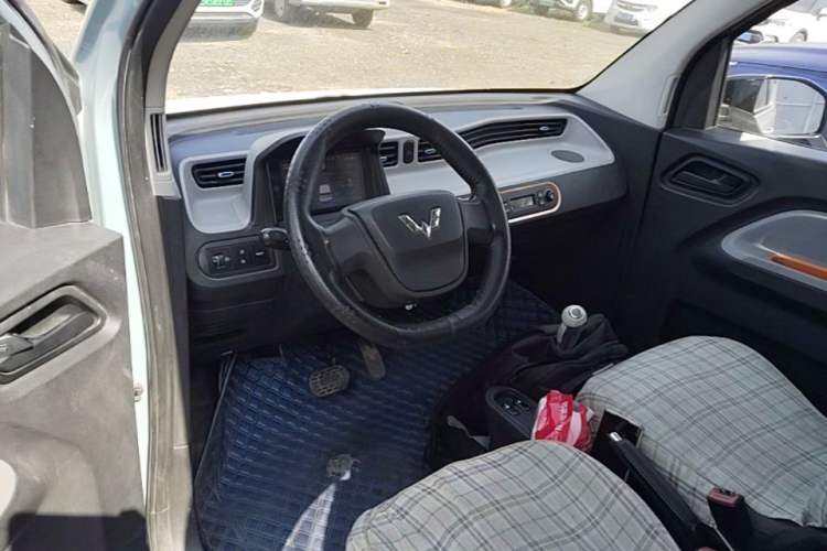 Used Wuling Hongguang MINIEV 2020 Enjoyment Model Lithium Iron Phosphate Center Console