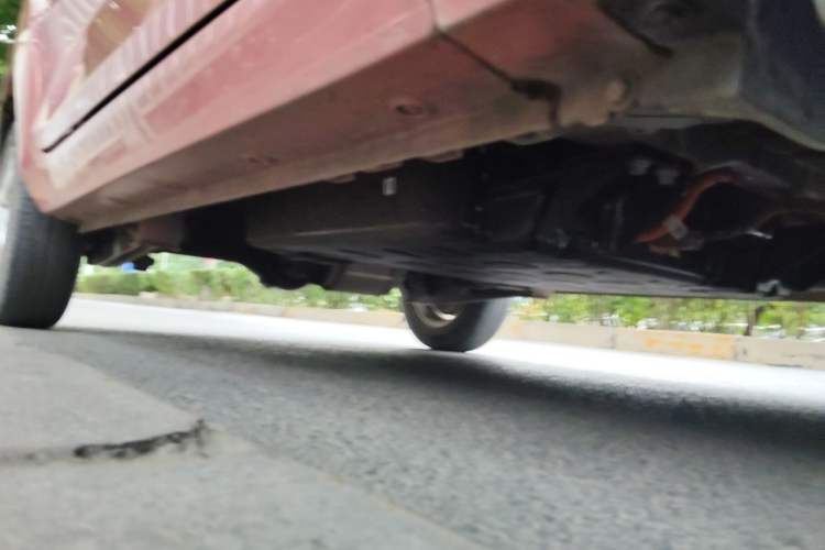 Used Wuling Hongguang MINIEV 2020 Zizai Version Lithium-NMC Chassis Front Right