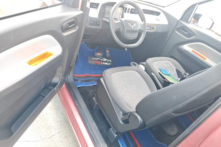 Used Wuling Hongguang MINIEV 2020 Freedom Version Lithium Iron Phosphate Driver Seat