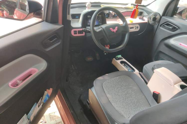 Used Wuling Hongguang MINIEV 2020 Enjoyment Model Lithium Iron Phosphate Driver Seat