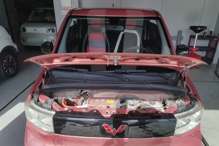 Used Wuling Hongguang MINIEV 2020 Freedom Version Lithium Iron Phosphate Engine Bay