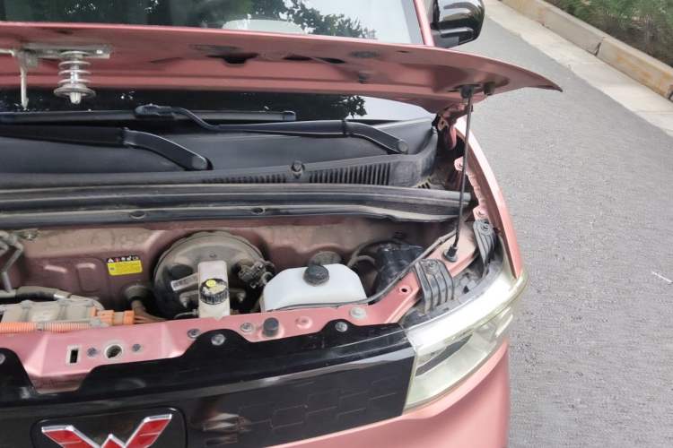 Used Wuling Hongguang MINIEV 2020 Zizai Version Lithium-NMC Engine Bay Left