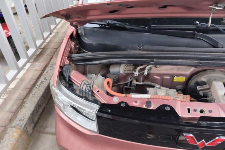 Used Wuling Hongguang MINIEV 2020 Zizai Version Lithium-NMC Engine Bay Right
