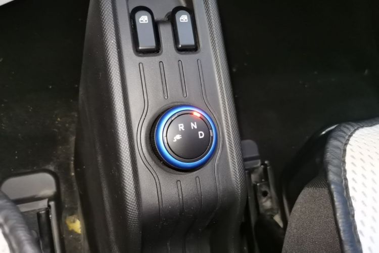 Used Wuling Hongguang MINIEV 2020 Zizai Version Lithium-NMC Gear Lever