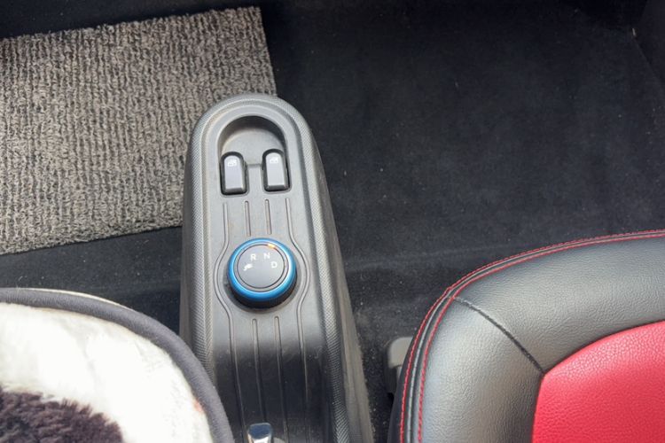 Used Wuling Hongguang MINIEV 2020 Freedom Version Lithium Iron Phosphate Gear Lever