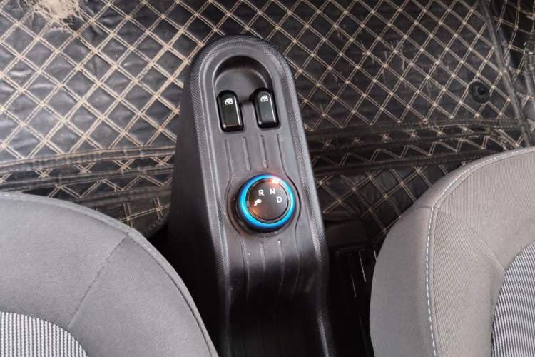 Used Wuling Hongguang MINIEV 2020 Zizai Version Lithium-NMC Gear Lever
