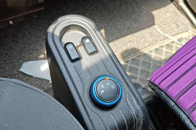 Used Wuling Hongguang MINIEV 2020 Zizai Version Lithium-NMC Gear Lever