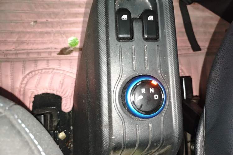 Used Wuling Hongguang MINIEV 2020 Enjoyment Model Lithium Iron Phosphate Gear Lever