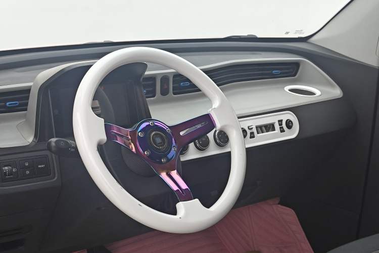 Used Wuling Hongguang MINIEV 2020 Enjoyment Model Lithium Iron Phosphate Interior 3