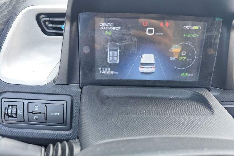 Used Wuling Hongguang MINIEV 2020 Freedom Version Lithium Iron Phosphate Odometer Close Up