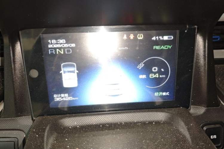 Used Wuling Hongguang MINIEV 2020 Enjoyment Model Lithium Iron Phosphate Odometer Close Up
