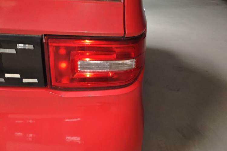 Used Wuling Hongguang MINIEV 2020 Enjoyment Model Lithium Iron Phosphate Right Rear Taillight