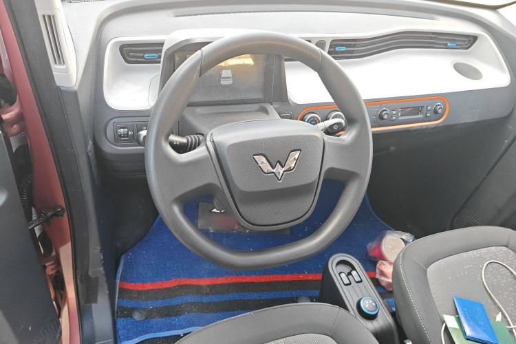 Used Wuling Hongguang MINIEV 2020 Freedom Version Lithium Iron Phosphate Steering Wheel