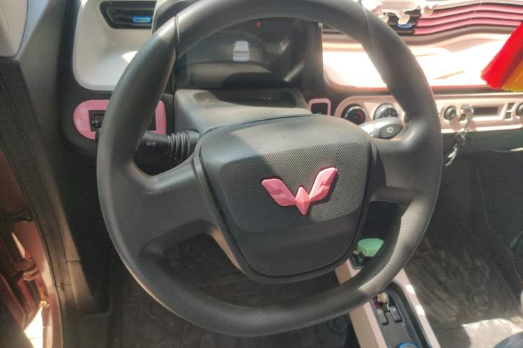 Used Wuling Hongguang MINIEV 2020 Enjoyment Model Lithium Iron Phosphate Steering Wheel