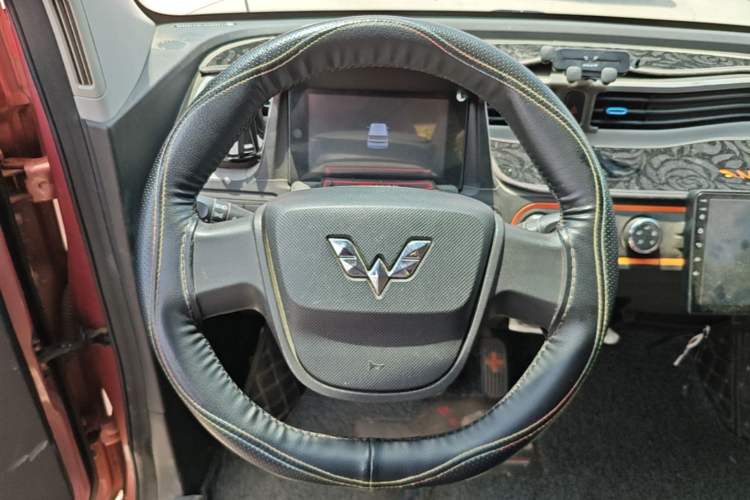 Used Wuling Hongguang MINIEV 2020 Zizai Version Lithium-NMC Steering Wheel