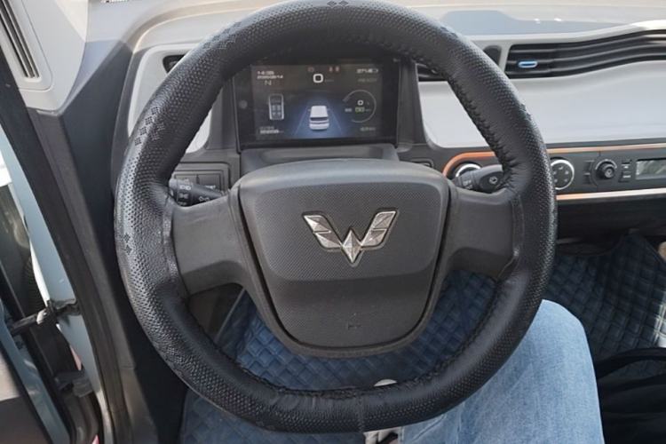 Used Wuling Hongguang MINIEV 2020 Enjoyment Model Lithium Iron Phosphate Steering Wheel