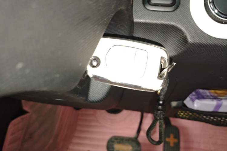 Used Wuling Hongguang MINIEV 2020 Enjoyment Model Lithium Iron Phosphate Vehicle Key