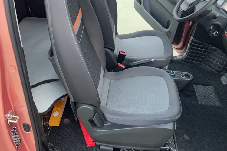 Used Wuling Hongguang MINIEV 2020 Enjoyment Model Lithium Iron Phosphate Right Front Seat