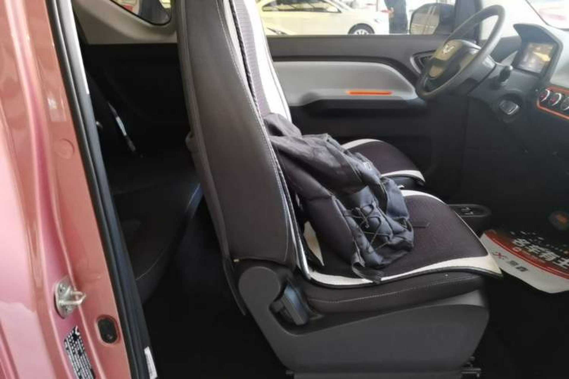 Used Wuling Hongguang MINIEV 2020 Zizai Version Lithium-NMC Right Front Seat
