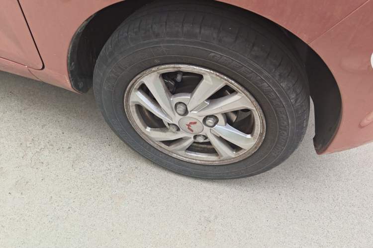 Used Wuling Hongguang MINIEV 2020 Freedom Version Lithium Iron Phosphate Right Front Wheel Hub