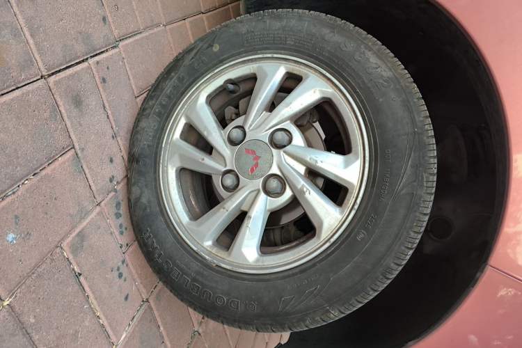 Used Wuling Hongguang MINIEV 2020 Easy Version Lithium-Ion Battery Right Front Wheel Hub