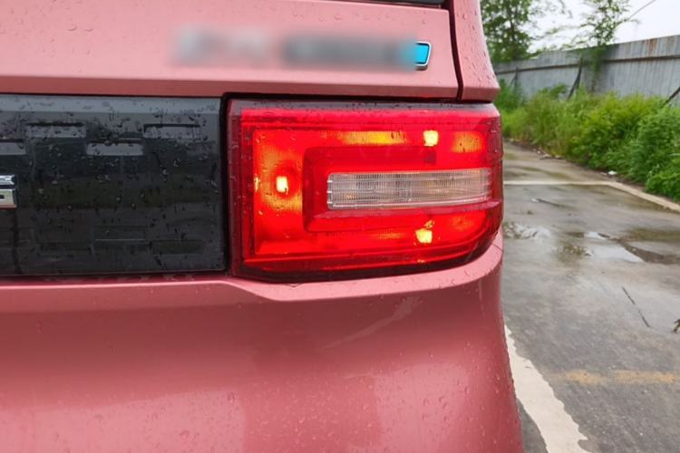 Used Wuling Hongguang MINIEV 2020 Freedom Version Lithium Iron Phosphate Right Rear Taillight