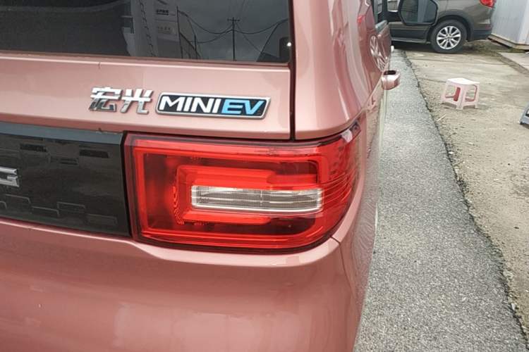Used Wuling Hongguang MINIEV 2020 Enjoyment Model Lithium Iron Phosphate Right Rear Taillight