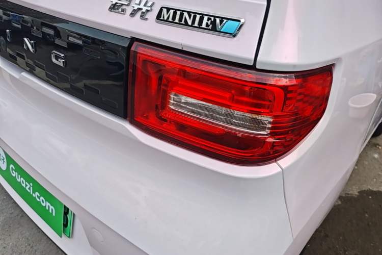 Used Wuling Hongguang MINIEV 2020 Zizai Version Lithium-NMC Right Rear Taillight
